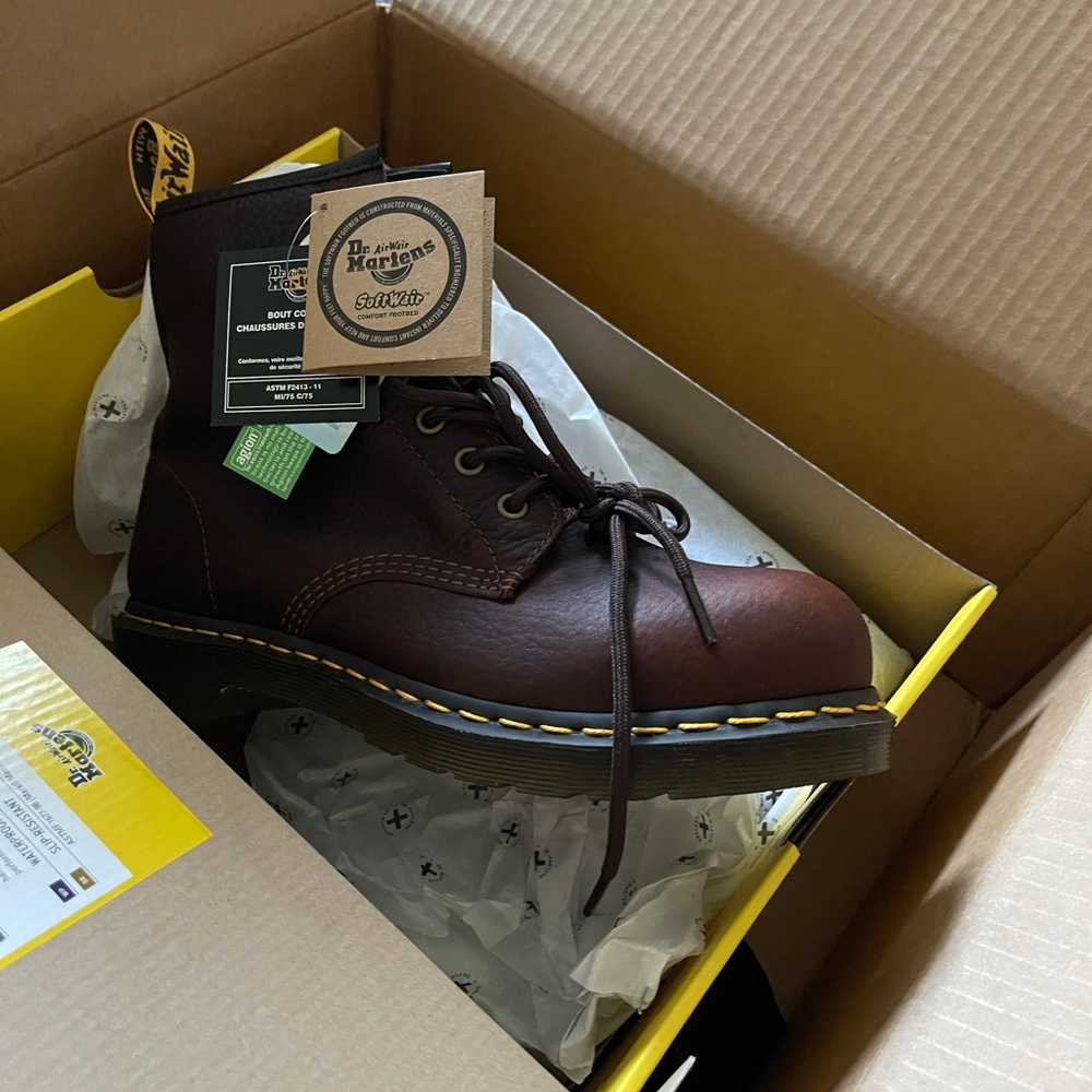 Brand New women’s Doc Martens size 9